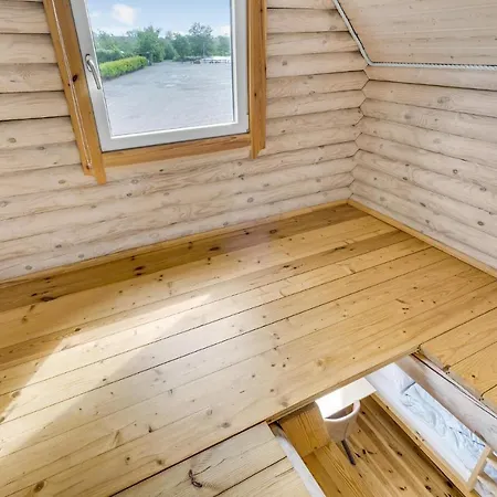 Holiday home 2 Bedroom Gorgeous In