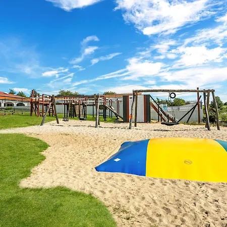 2 Bedroom Gorgeous In Holiday home *