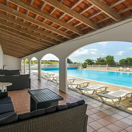 2 Bedroom Gorgeous In Holiday home *