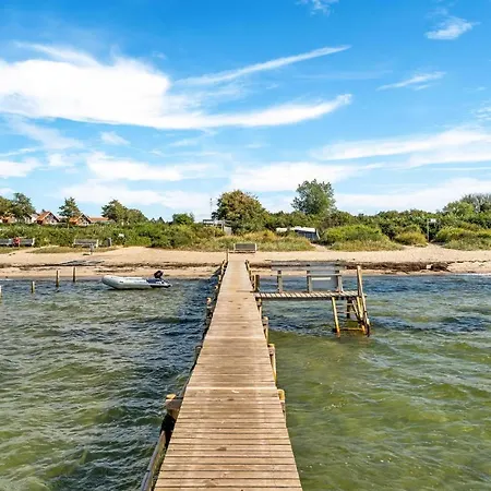 2 Bedroom Gorgeous In Casa vacanze *